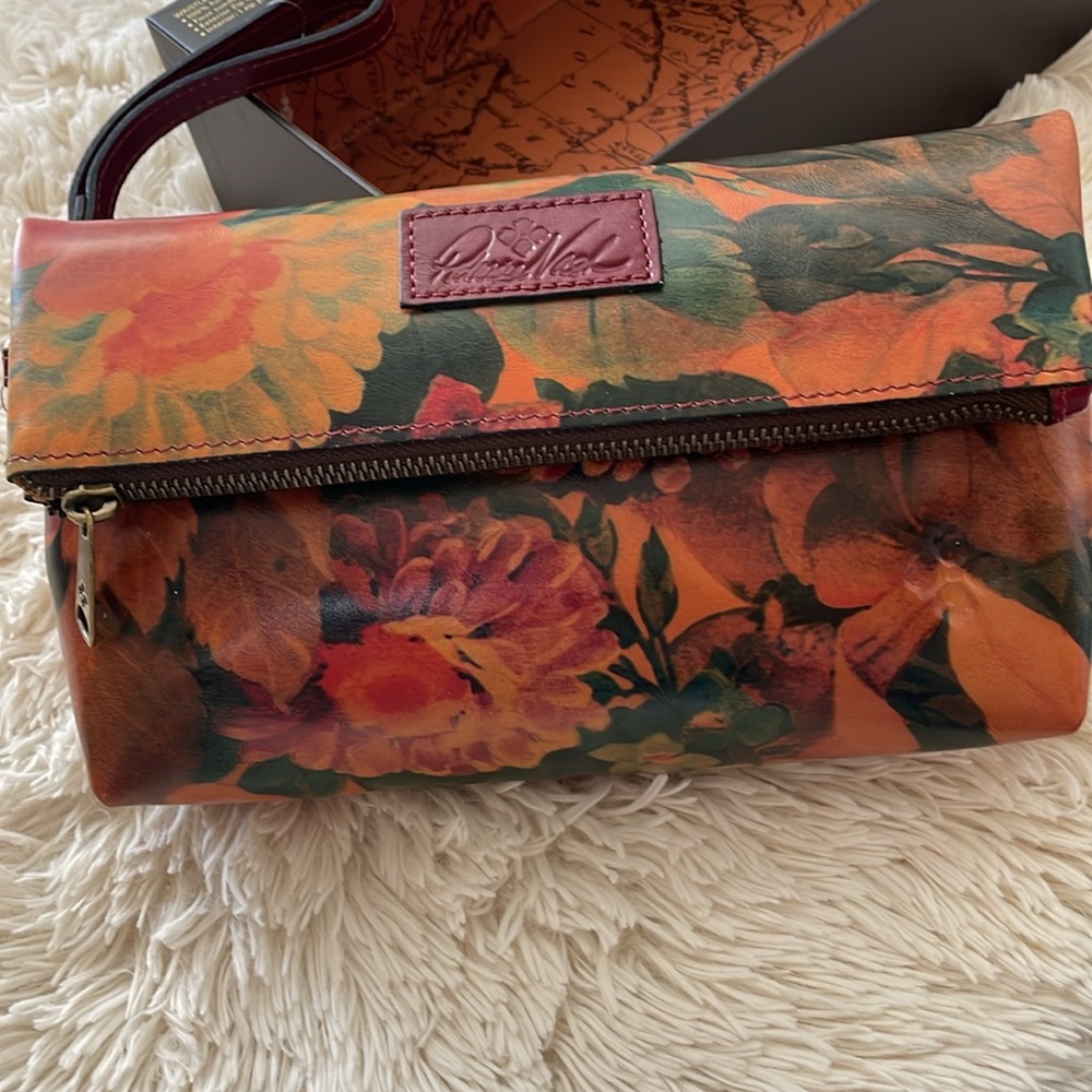 PATRICIA NASH WRISTLET HANDBAG